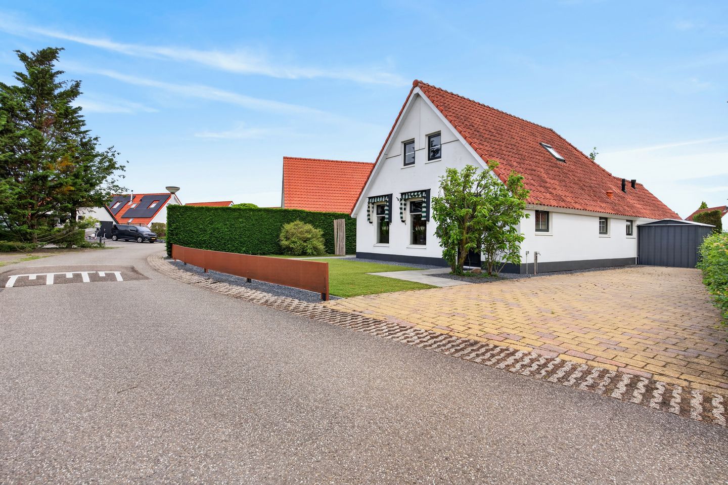 Spacious Detached Home with Private Garden in Riverparc — 34