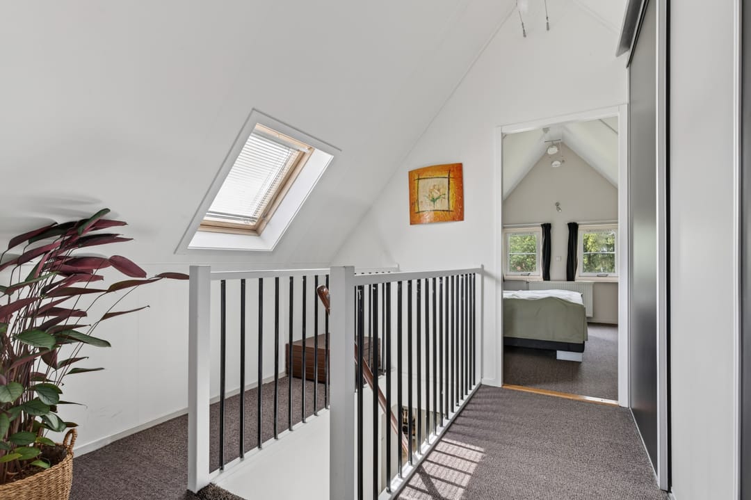 Spacious Detached Home with Private Garden in Riverparc — 16