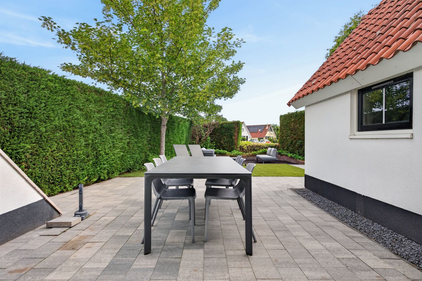 Spacious Detached Home with Private Garden in Riverparc — 25
