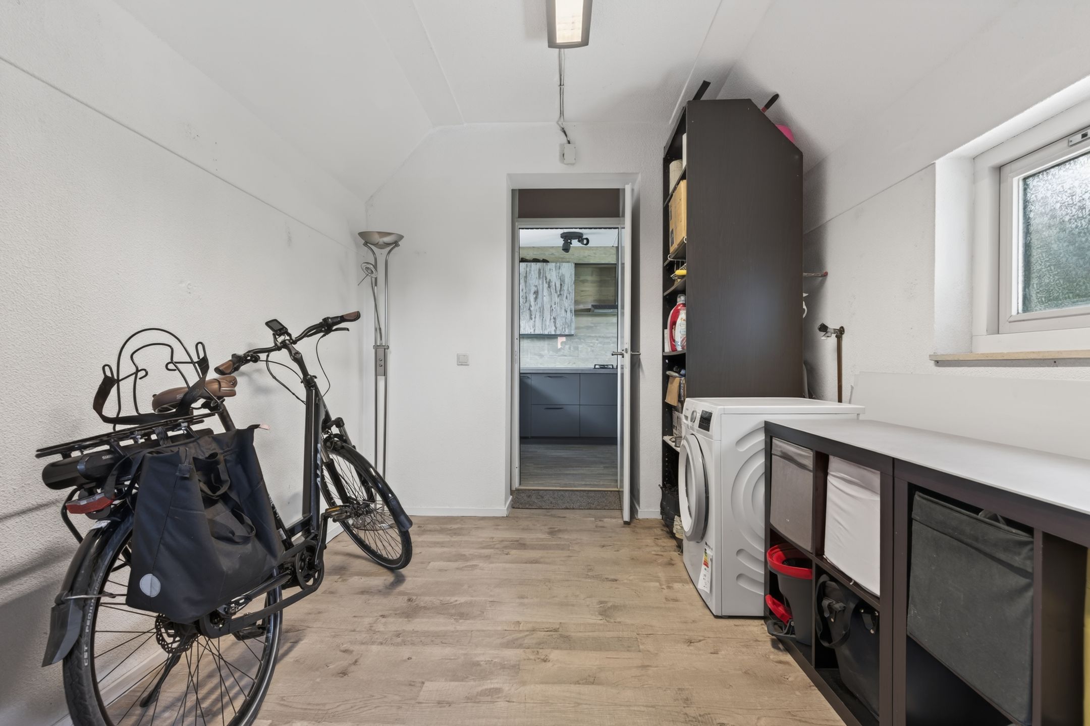 Spacious Detached Home with Private Garden in Riverparc — 12