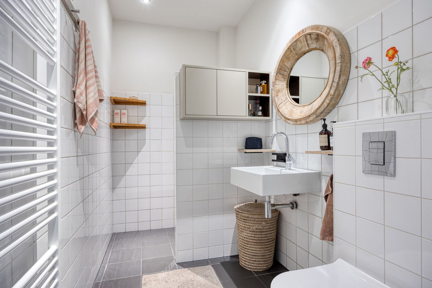 Charming Ground Floor Apartment with Two Gardens in Historic Nijmegen Center — 25