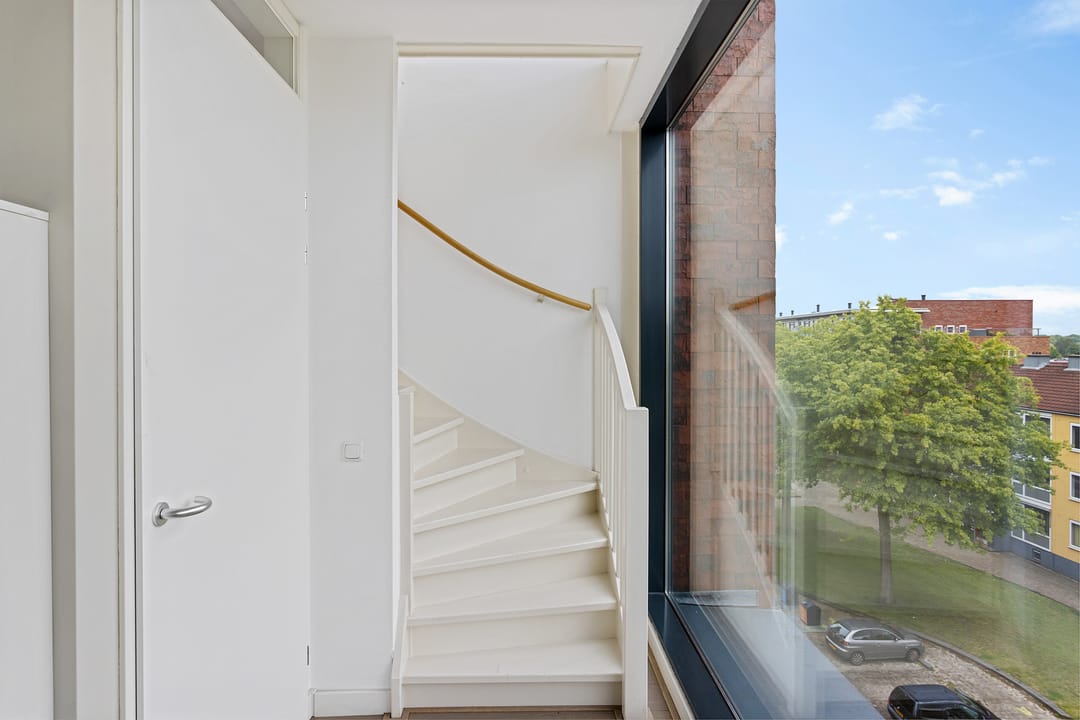 Photo 16 of S.L. Louwesstraat 86