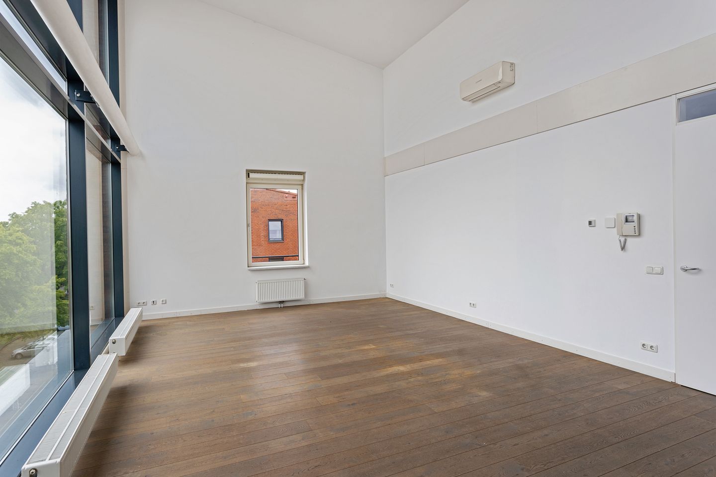 Photo 10 of S.L. Louwesstraat 86