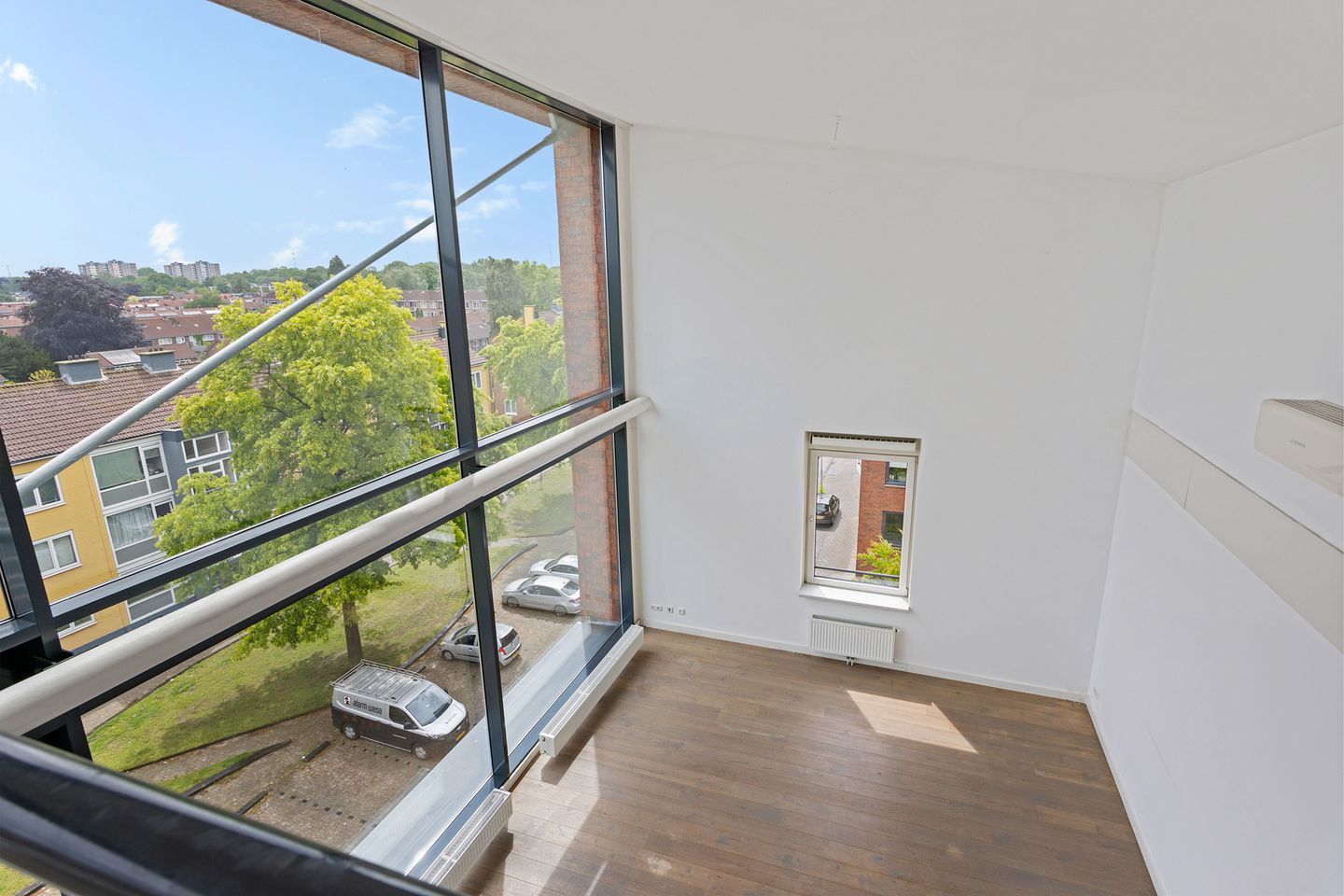 Photo 19 of S.L. Louwesstraat 86