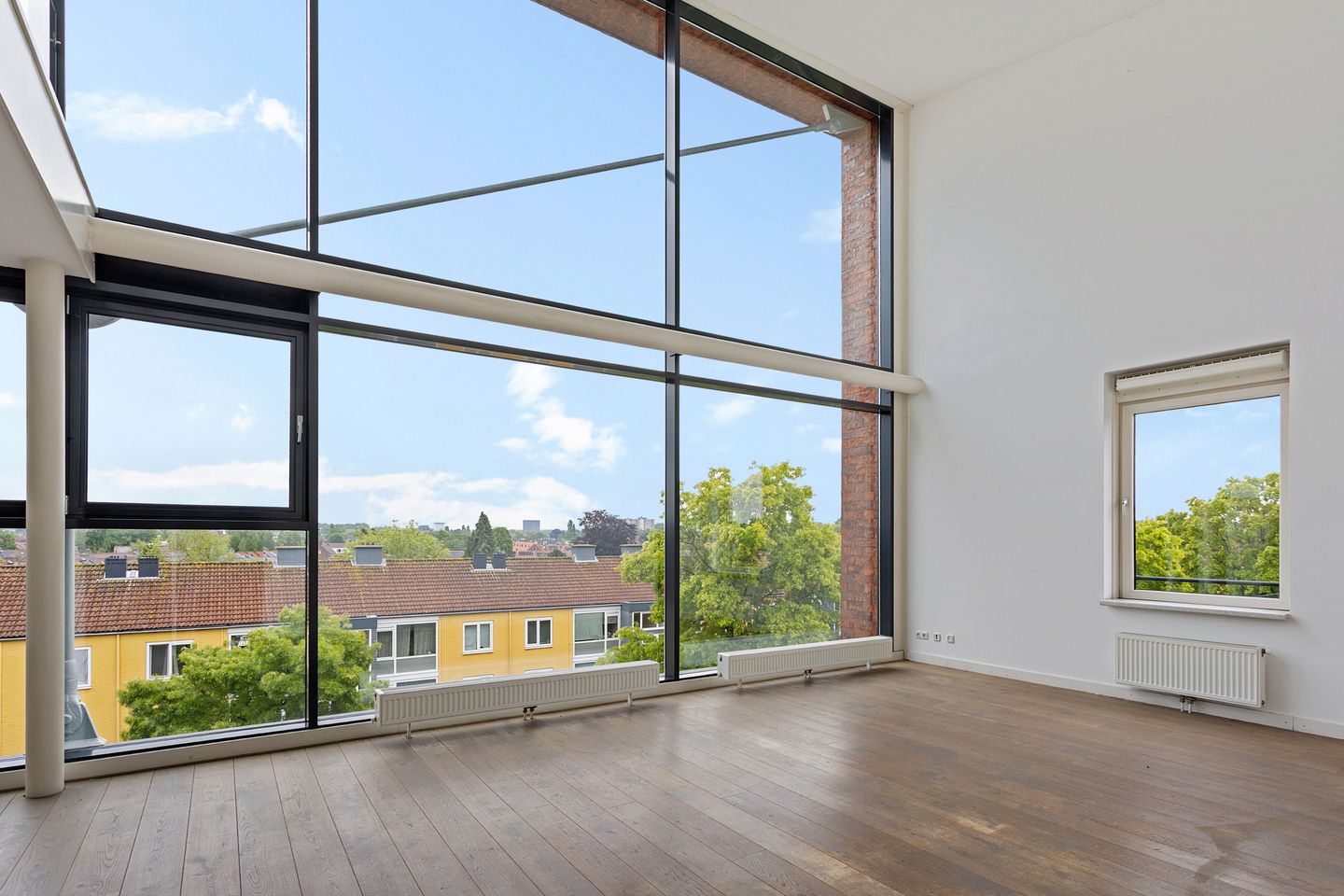 Photo 14 of S.L. Louwesstraat 86