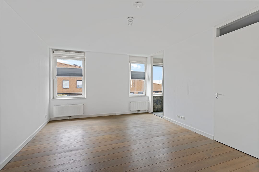 Photo 22 of S.L. Louwesstraat 86