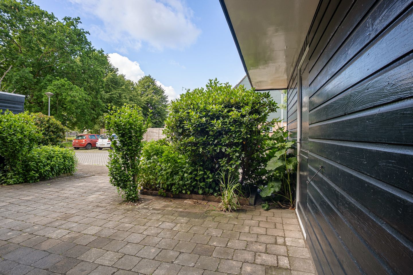 Well-Maintained Four-Bedroom Terraced Home with Private Garden and Greenhouse — 29