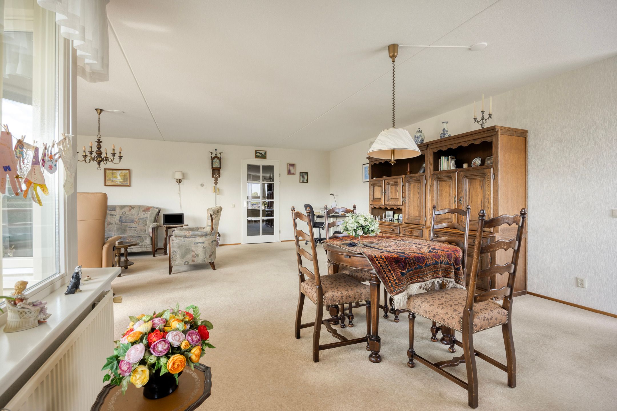 Spacious Corner Apartment with Private Parking and South East Balcony — 12