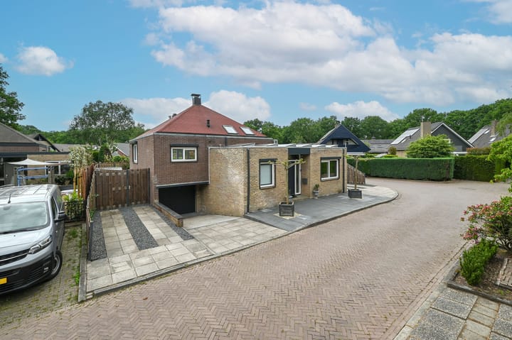 Foto 2 van Meinwerkstraat 7