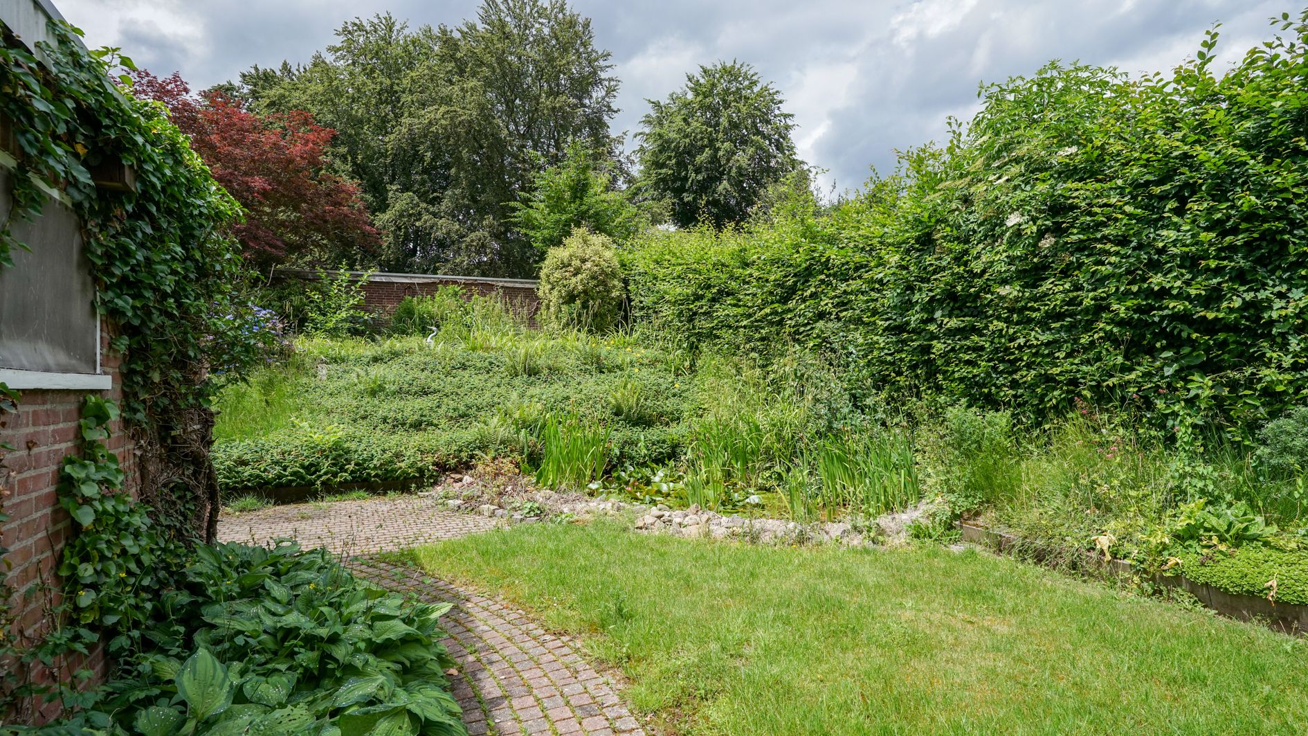 Semi-Detached House with Carport, Solar Panels and Sunny Garden in Quiet Brunssum Location — 18