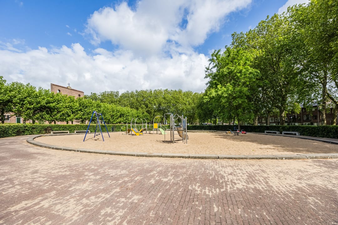 Photo 41 of Troelstrastraat 46