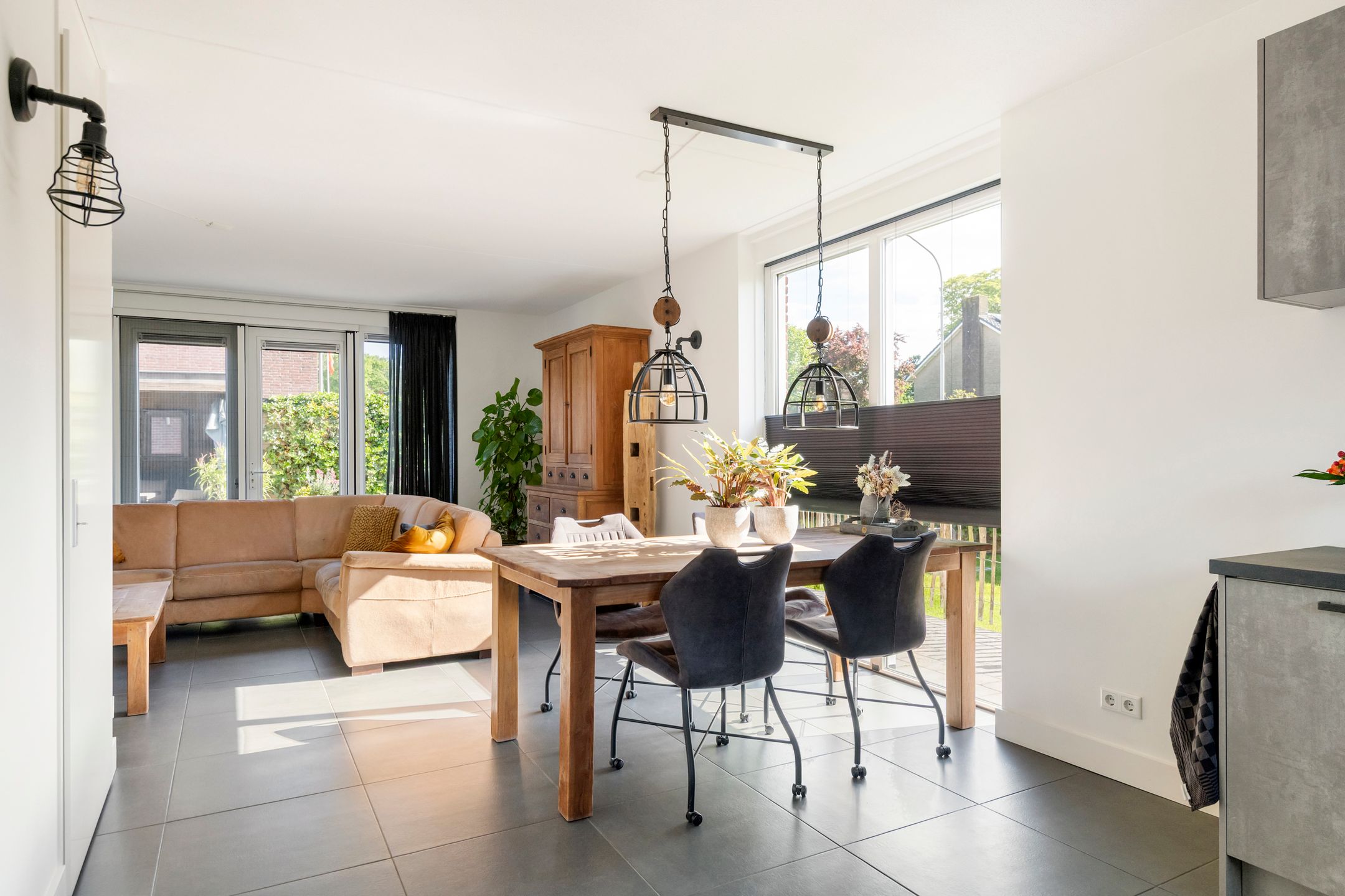 Photo 15 of Viaductstraat 2