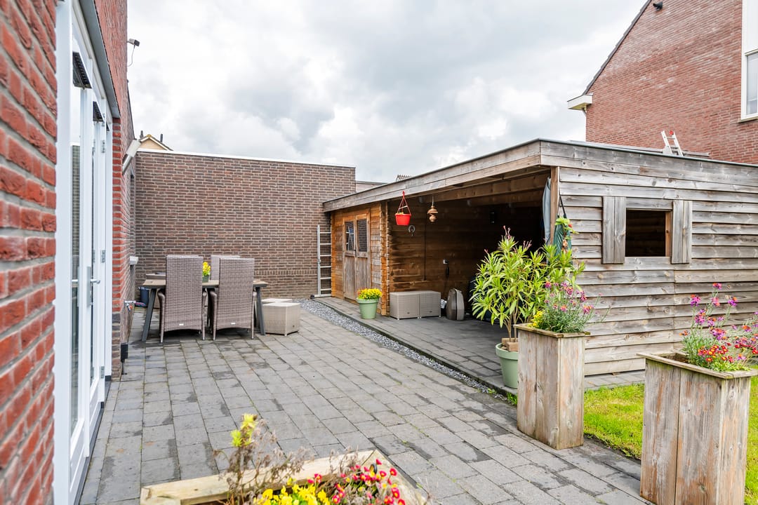 Photo 43 of Viaductstraat 2