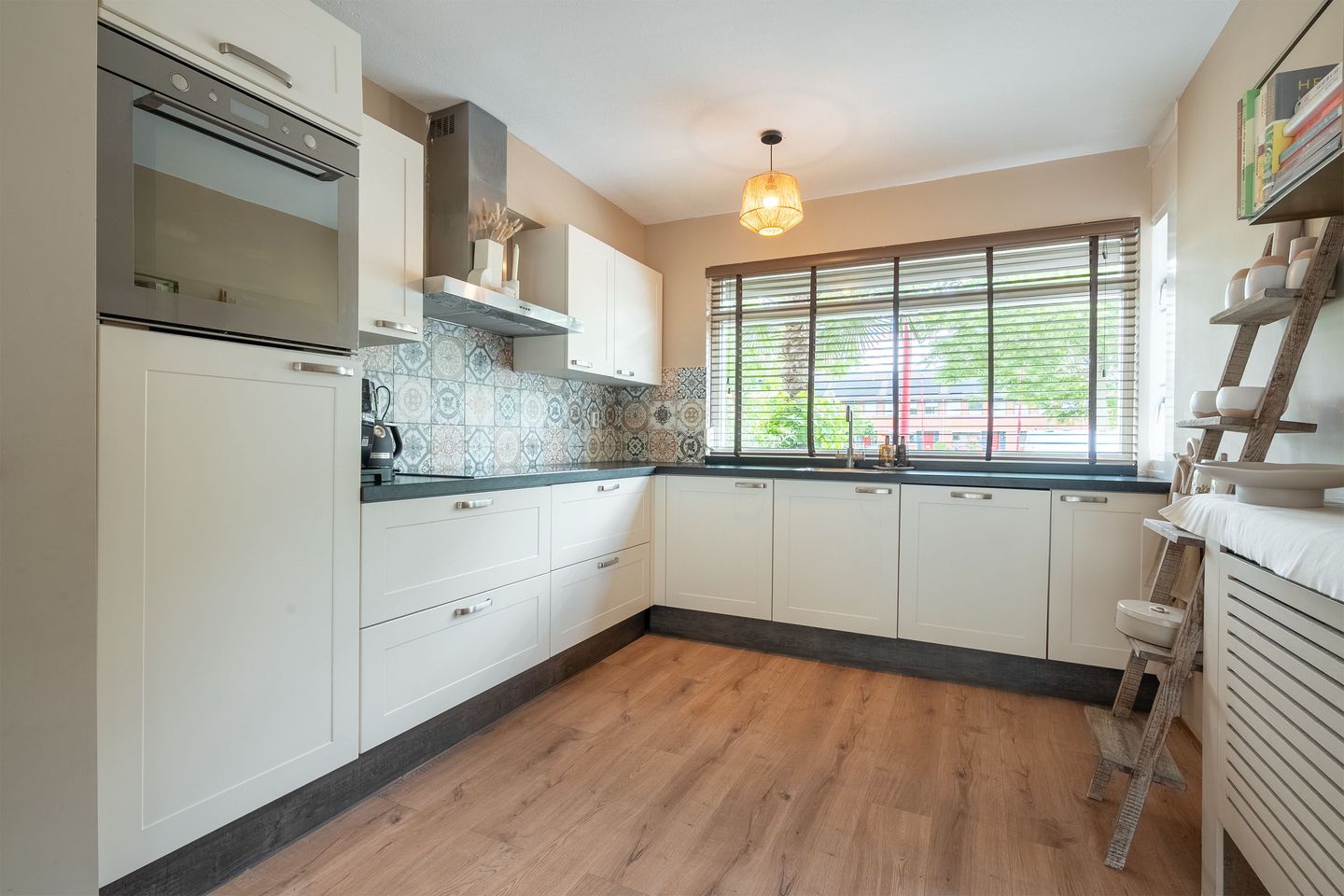 Sustainable Family Home with Four Bedrooms and Sunny West-Facing Garden in Child-Friendly Galecop — 10