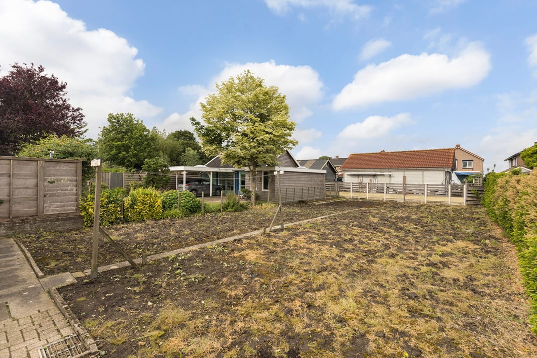 Photo 32 of Schoolweg 33
