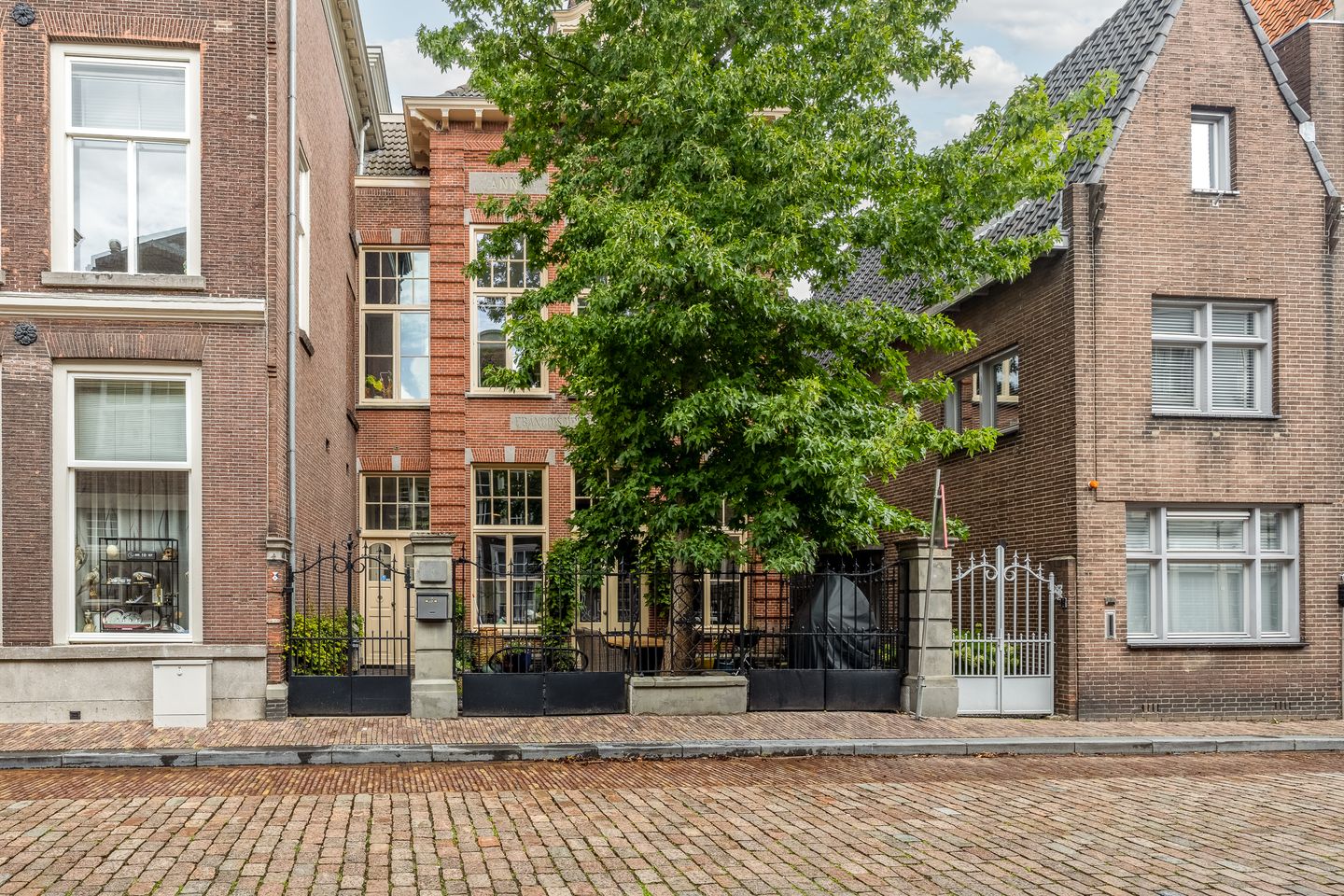 Foto 1 van Grotekerksbuurt 9-A