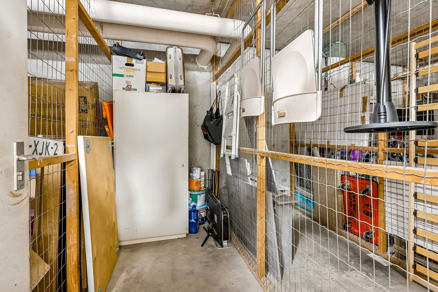 Spacious 11th Floor Apartment with Panoramic City Views in Utrecht — 19