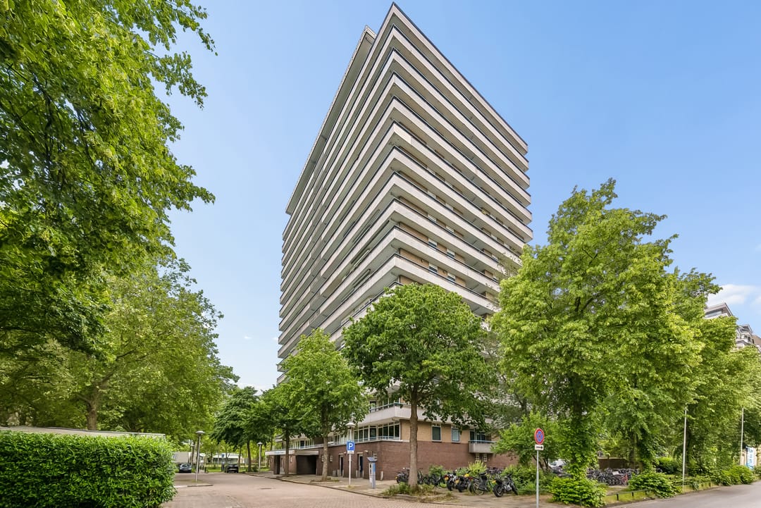 Spacieux appartement du 11ème étage avec vues panoramiques sur la ville à Utrecht