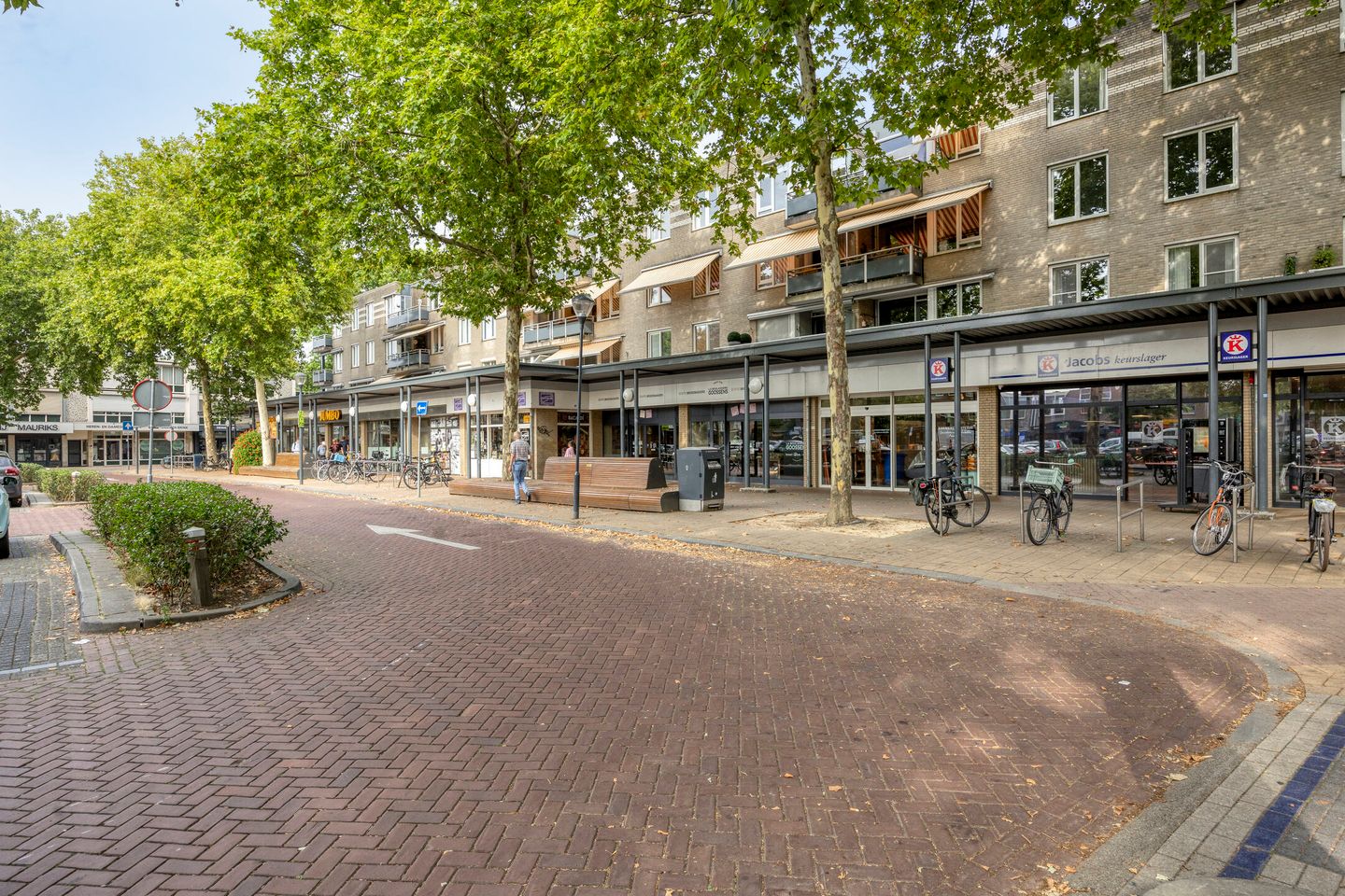 Well-maintained corner apartment with south-facing balcony in central Vught — 25
