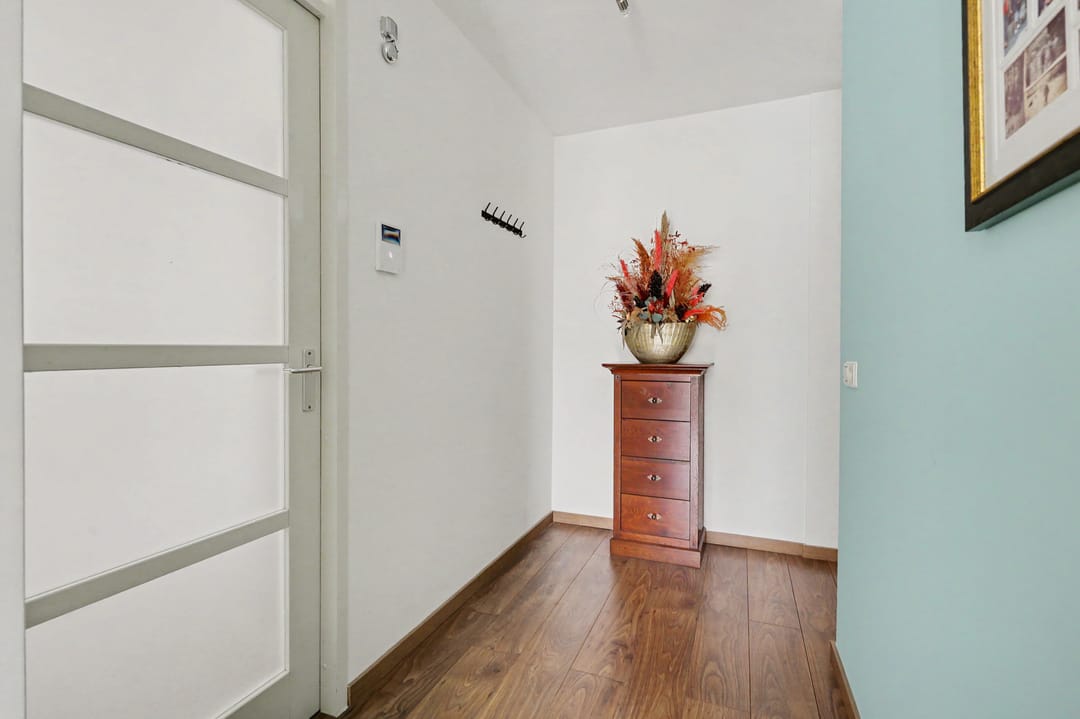 Well-maintained corner apartment with south-facing balcony in central Vught — 13