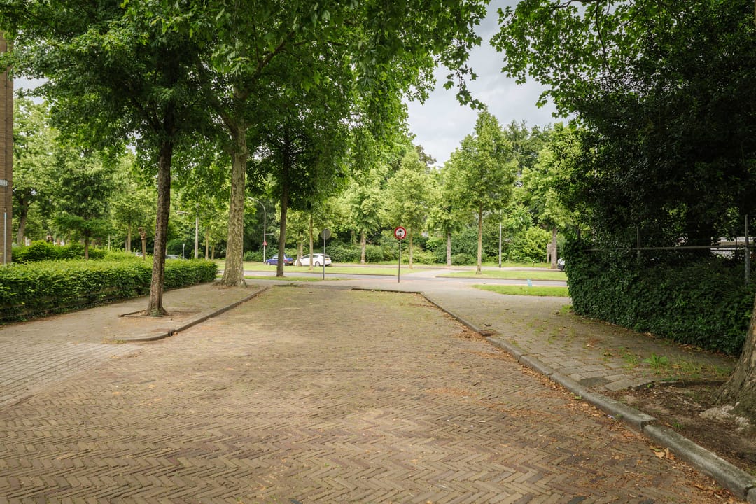 Photo 37 of Burg. Van Heemstralaan 41