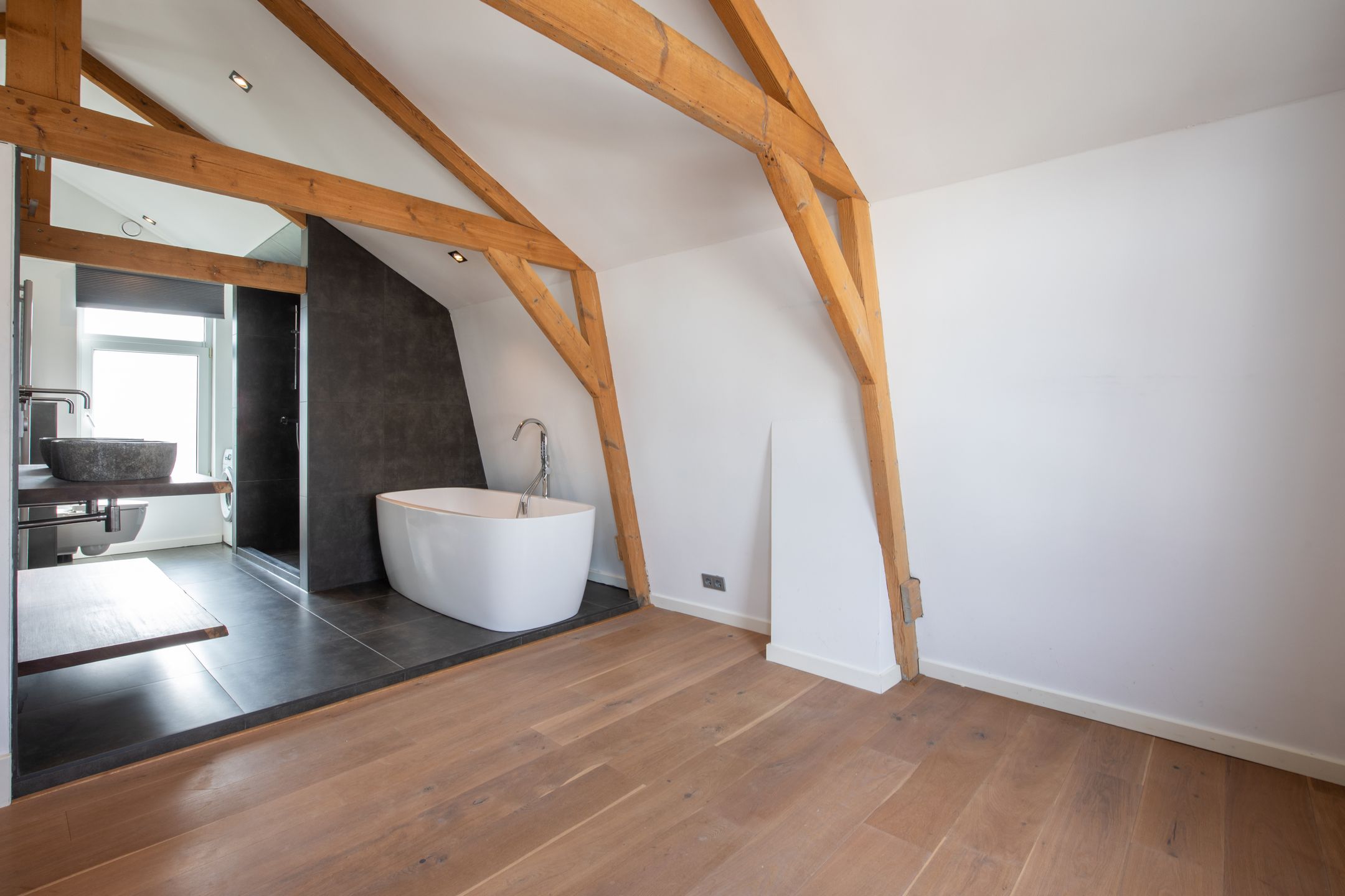 Charming Renovated Freehold Home in Heart of Aalsmeer — 18