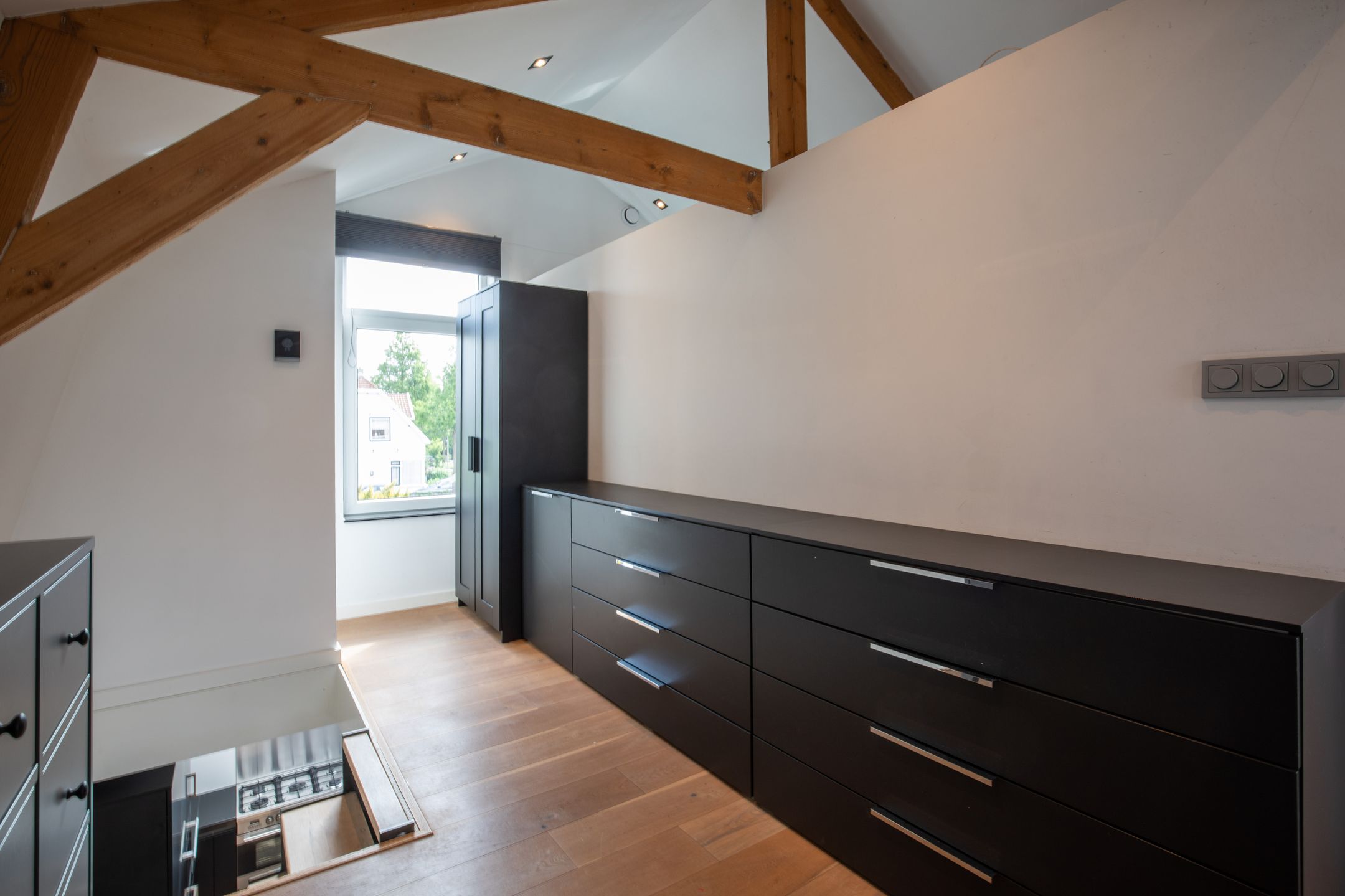 Charming Renovated Freehold Home in Heart of Aalsmeer — 15