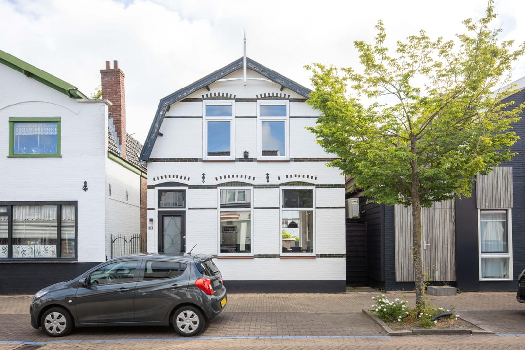 Charming Renovated Freehold Home in Heart of Aalsmeer
