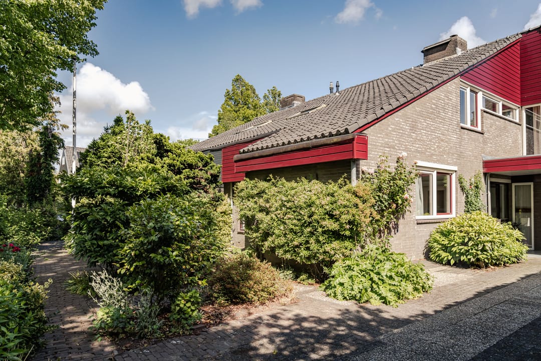 Spacious Semi-Detached Villa with Home Office Space in Haarlem-Zuid — 38