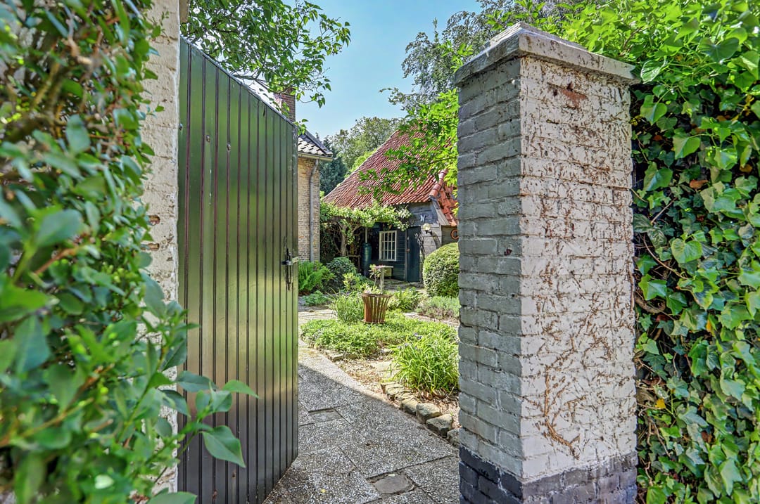Historic Monument Village Home with Deep Garden in Helvoirt — 52