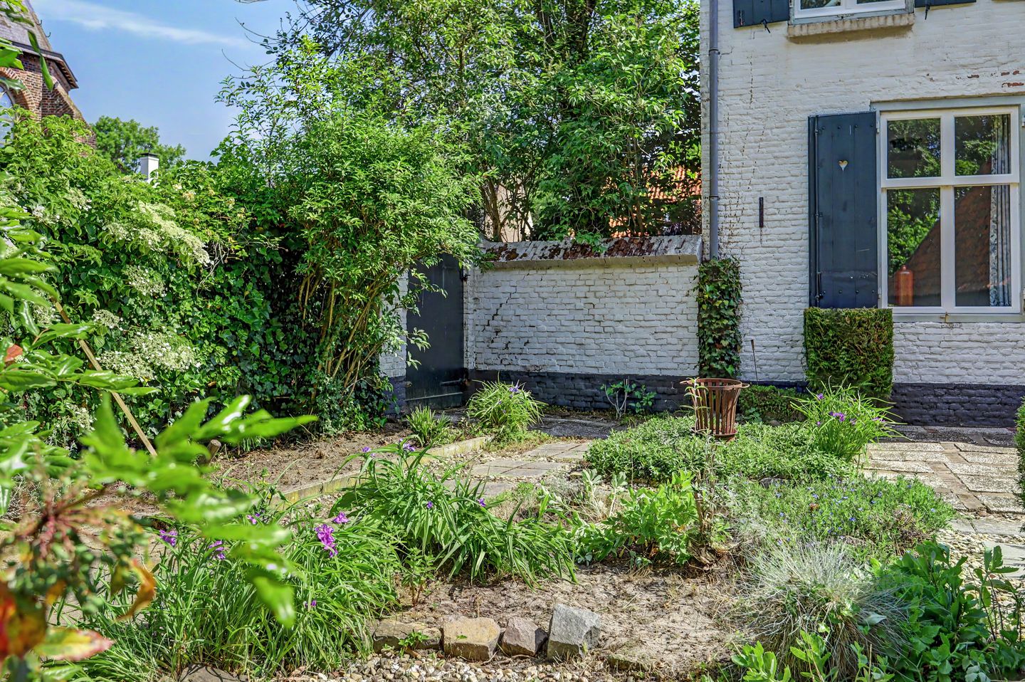 Historic Monument Village Home with Deep Garden in Helvoirt — 50