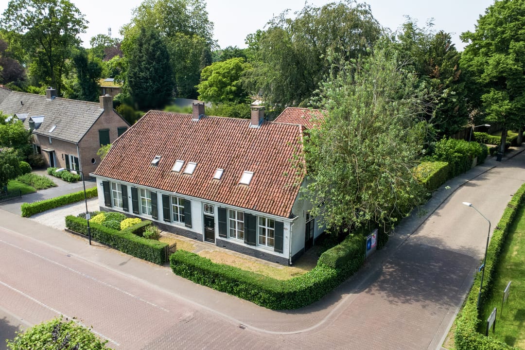 Historic Monument Village Home with Deep Garden in Helvoirt — 58