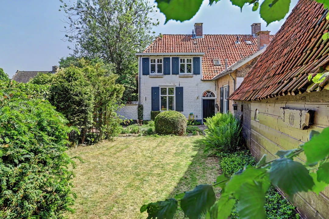 Historic Monument Village Home with Deep Garden in Helvoirt — 53