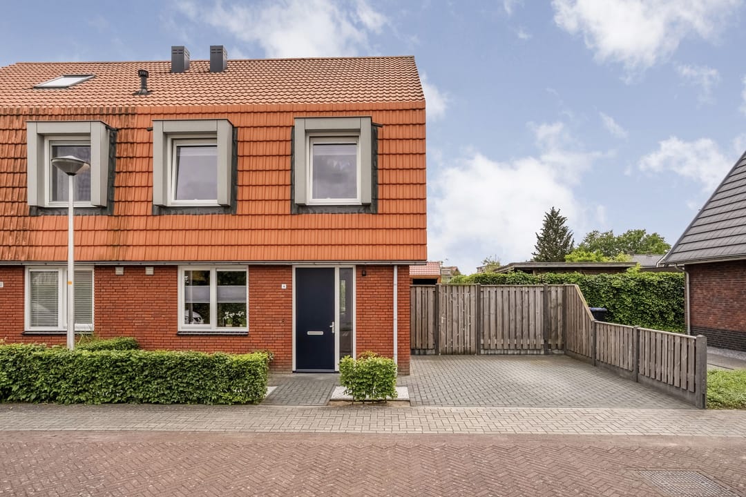 Photo 43 of Nassaustraat 4