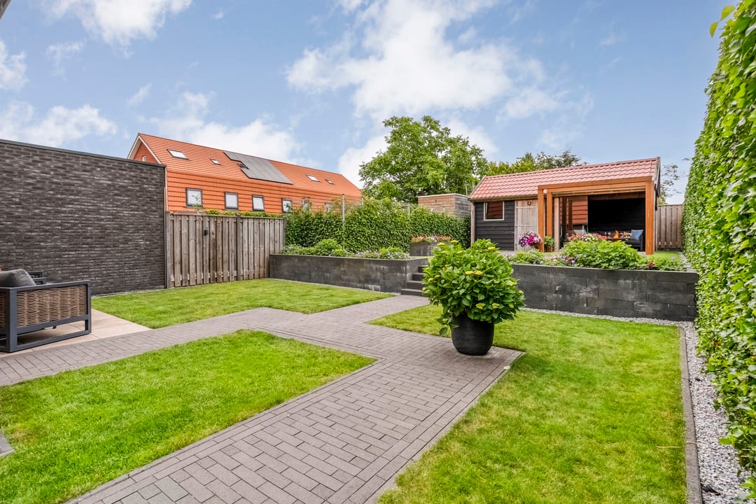 Photo 32 of Nassaustraat 4