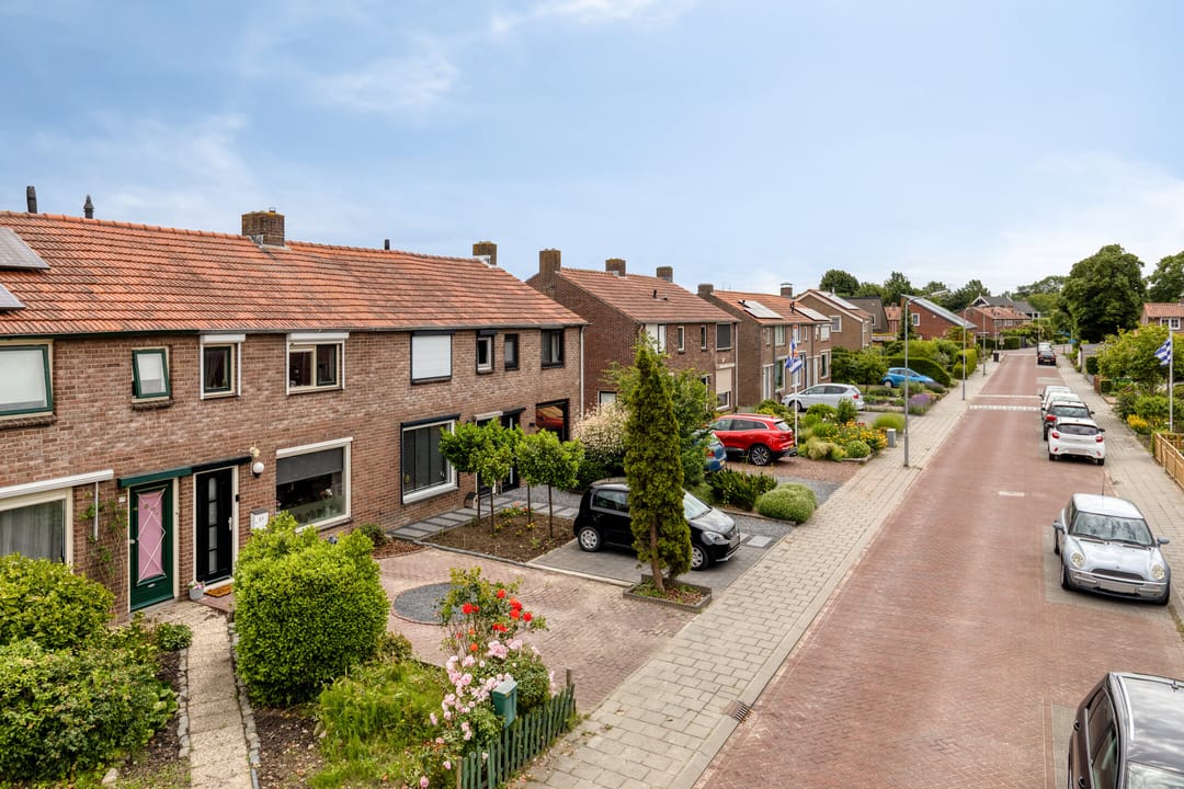 Photo 41 of Waardekensstraat 27