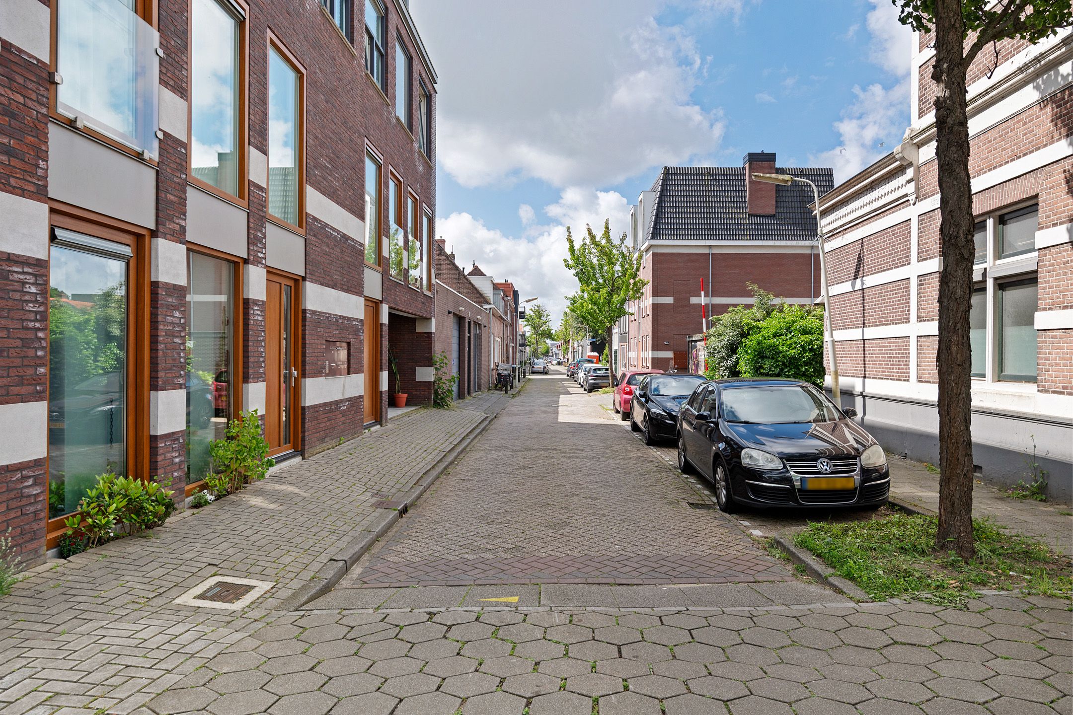 Modern Waterfront Apartment with Zaan River Views in Wormerveer — 33