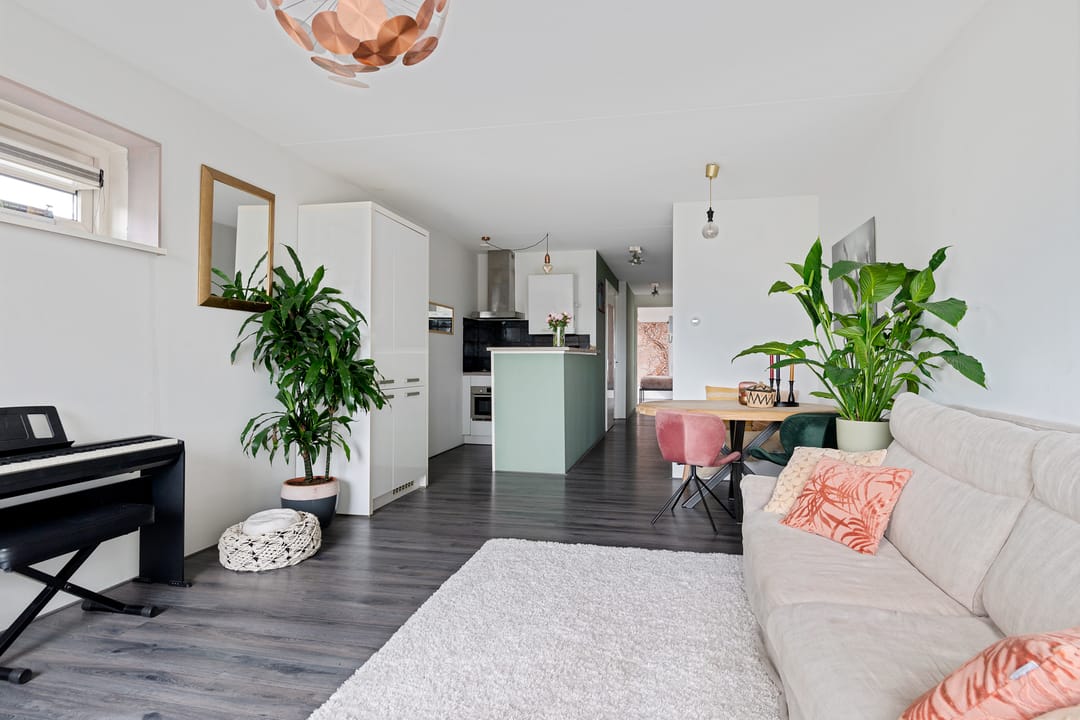 Modern Waterfront Apartment with Zaan River Views in Wormerveer — 13
