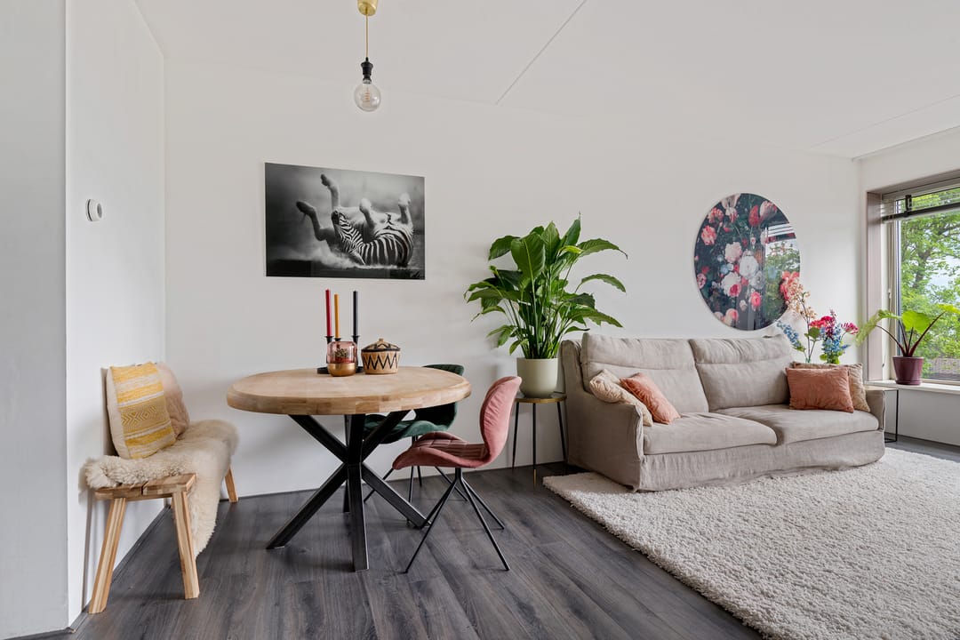 Modern Waterfront Apartment with Zaan River Views in Wormerveer — 16