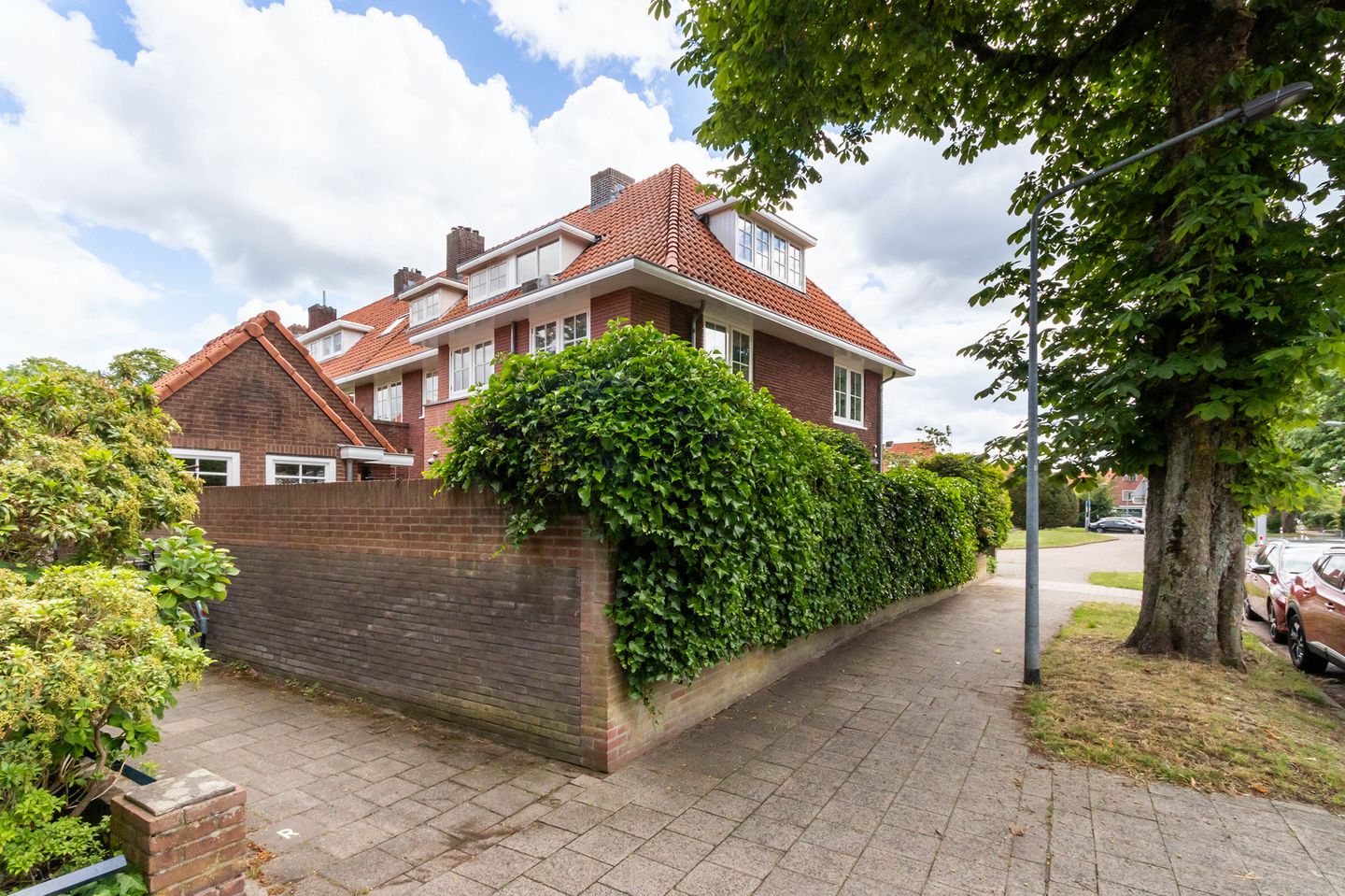 Renovated 1930s Corner House with Spacious Basement Near Hilversum Heathland — 34