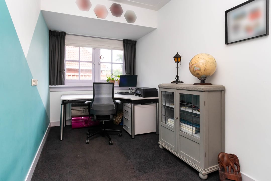 Renovated 1930s Corner House with Spacious Basement Near Hilversum Heathland — 22