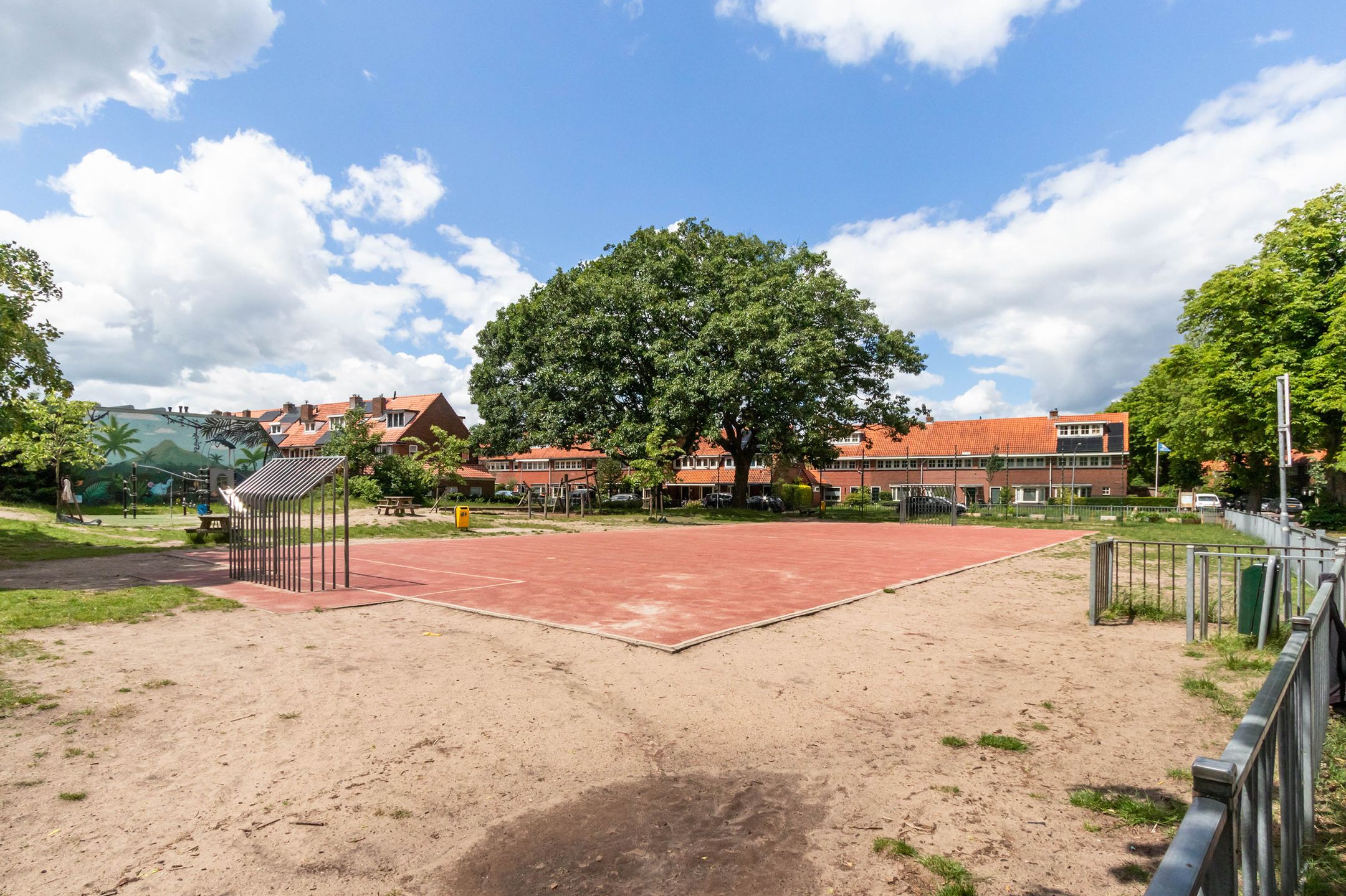 Renovated 1930s Corner House with Spacious Basement Near Hilversum Heathland — 36