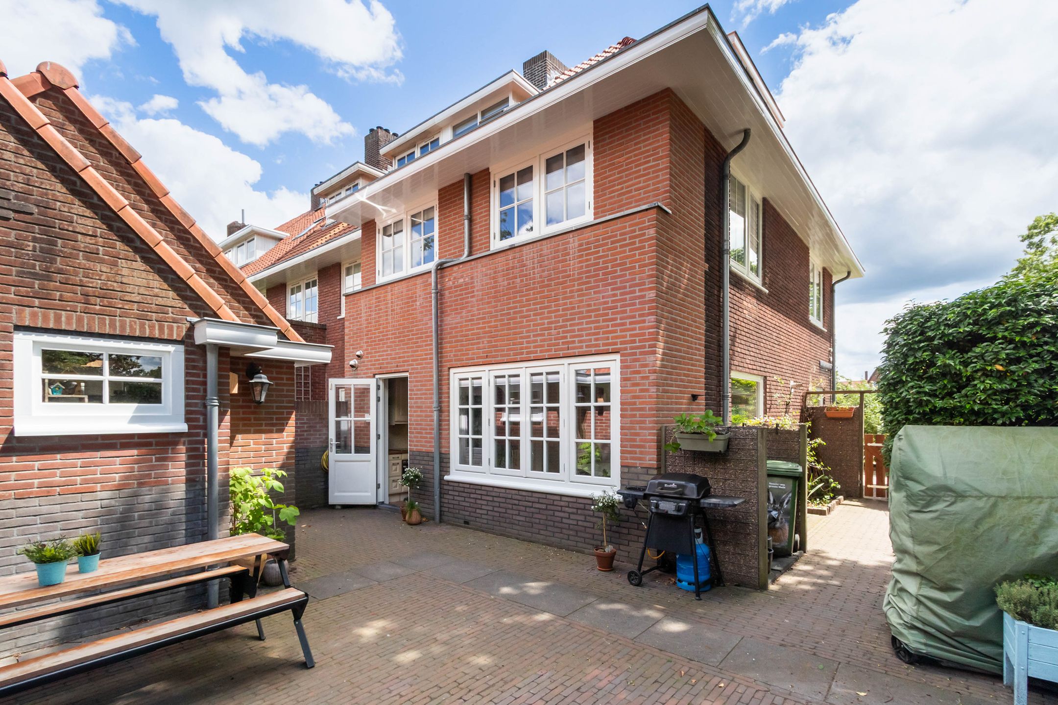 Renovated 1930s Corner House with Spacious Basement Near Hilversum Heathland — 33