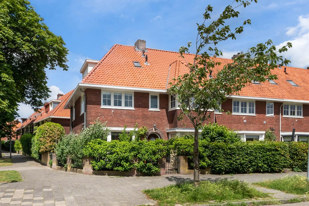 Renovated 1930s Corner House with Spacious Basement Near Hilversum Heathland