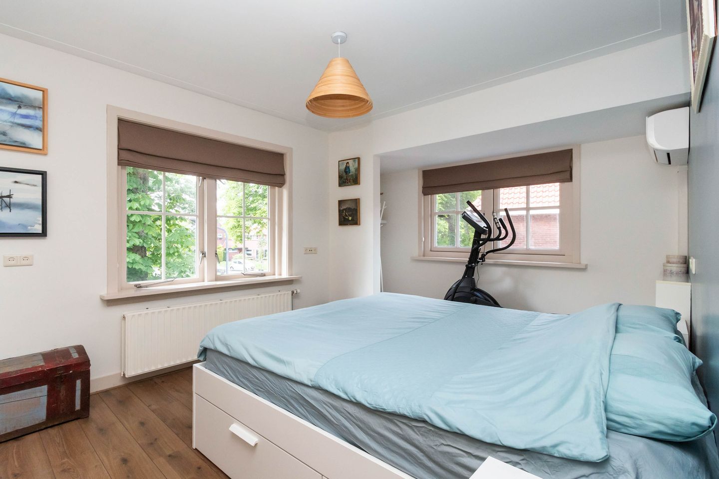 Renovated 1930s Corner House with Spacious Basement Near Hilversum Heathland — 20