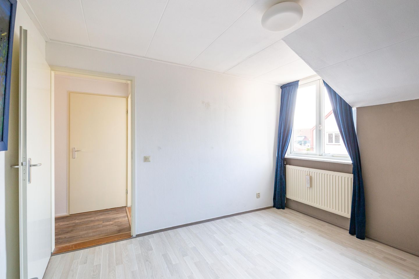 Spacious Semi-Detached Home with Five Bedrooms and Private East-Facing Garden in Lelystad — 20