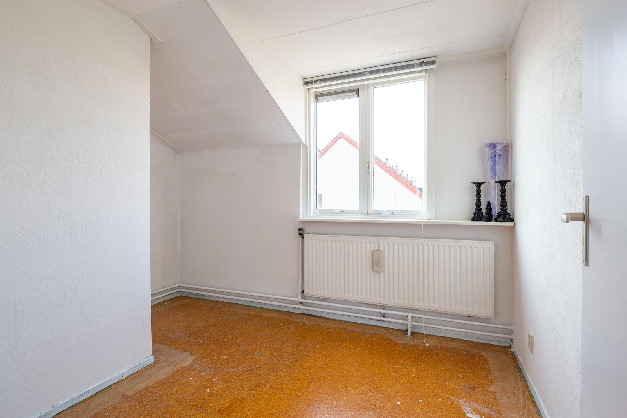 Spacious Semi-Detached Home with Five Bedrooms and Private East-Facing Garden in Lelystad — 21