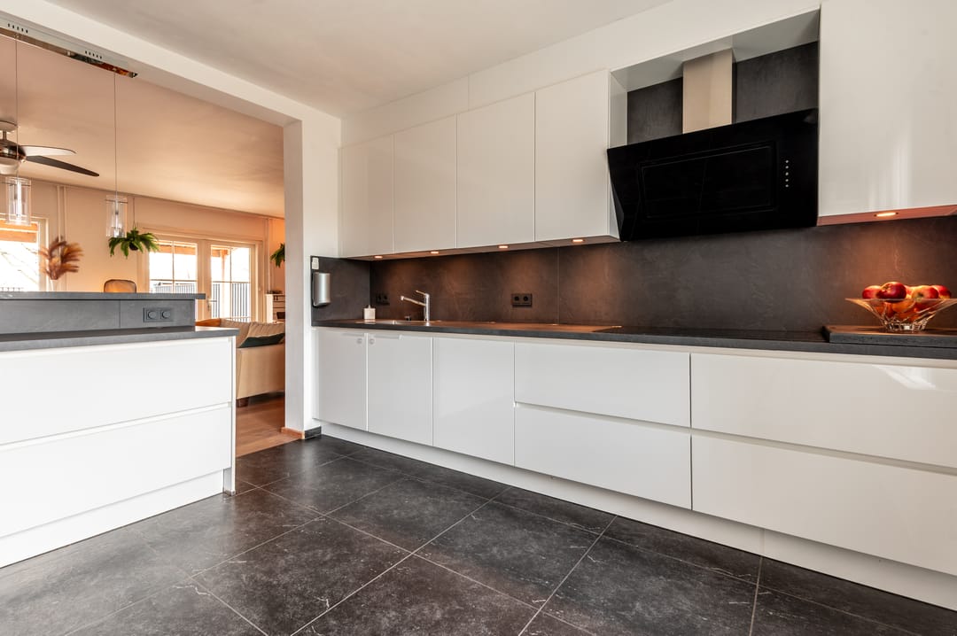 Spacious Semi-Detached Home with Five Bedrooms and Private East-Facing Garden in Lelystad — 11