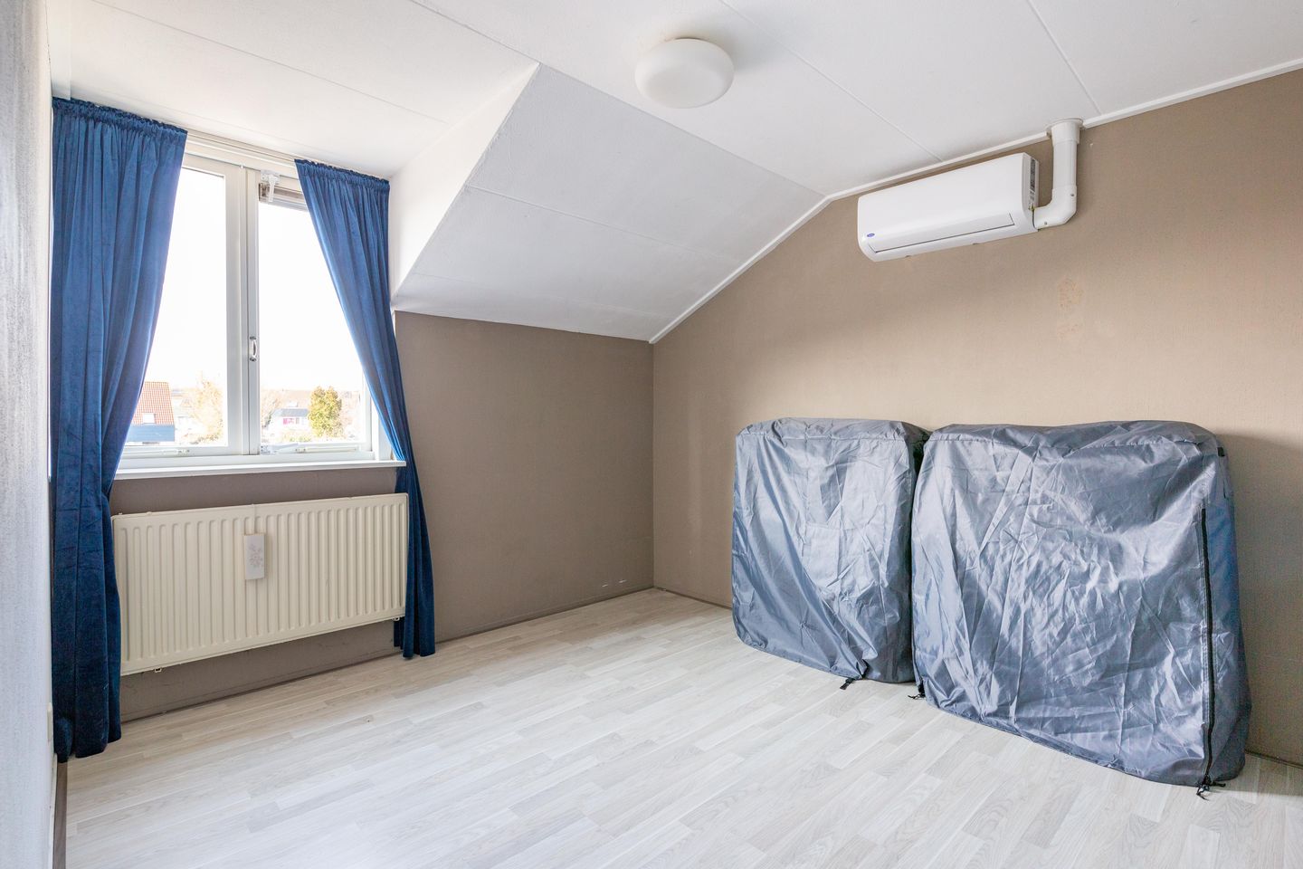 Spacious Semi-Detached Home with Five Bedrooms and Private East-Facing Garden in Lelystad — 19