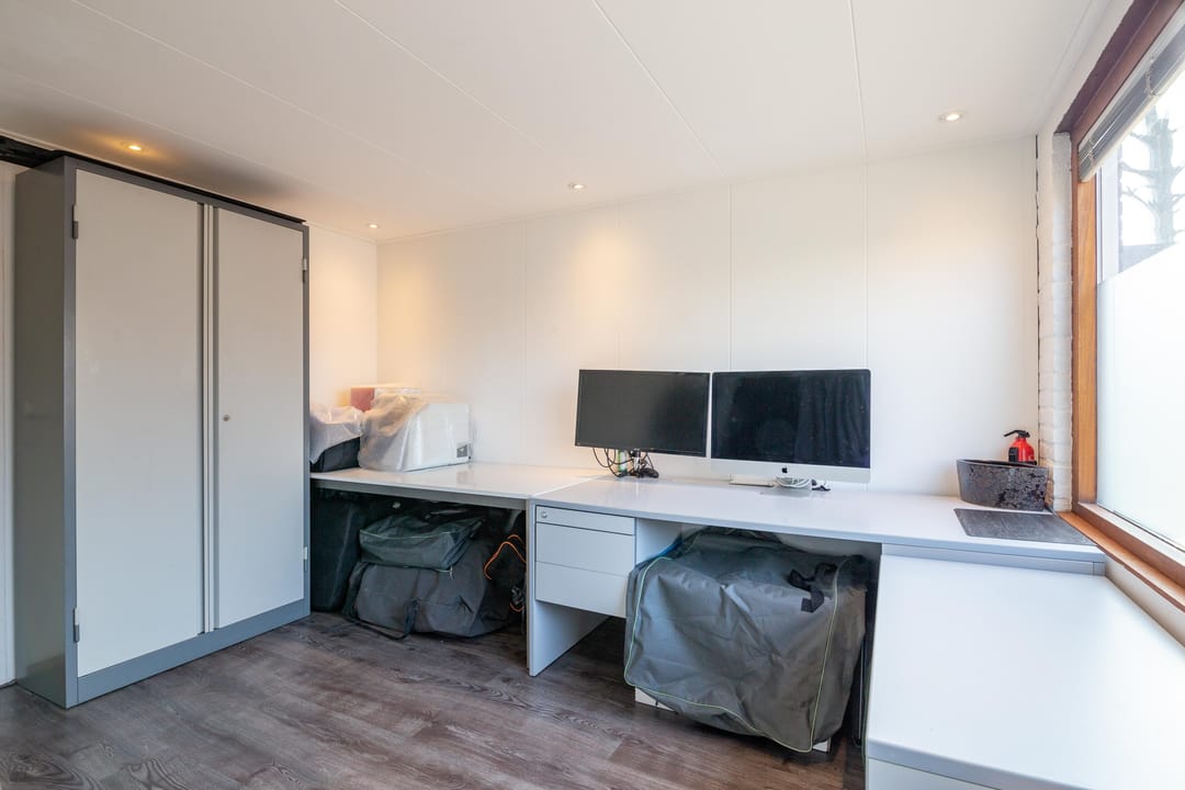 Spacious Semi-Detached Home with Five Bedrooms and Private East-Facing Garden in Lelystad — 16